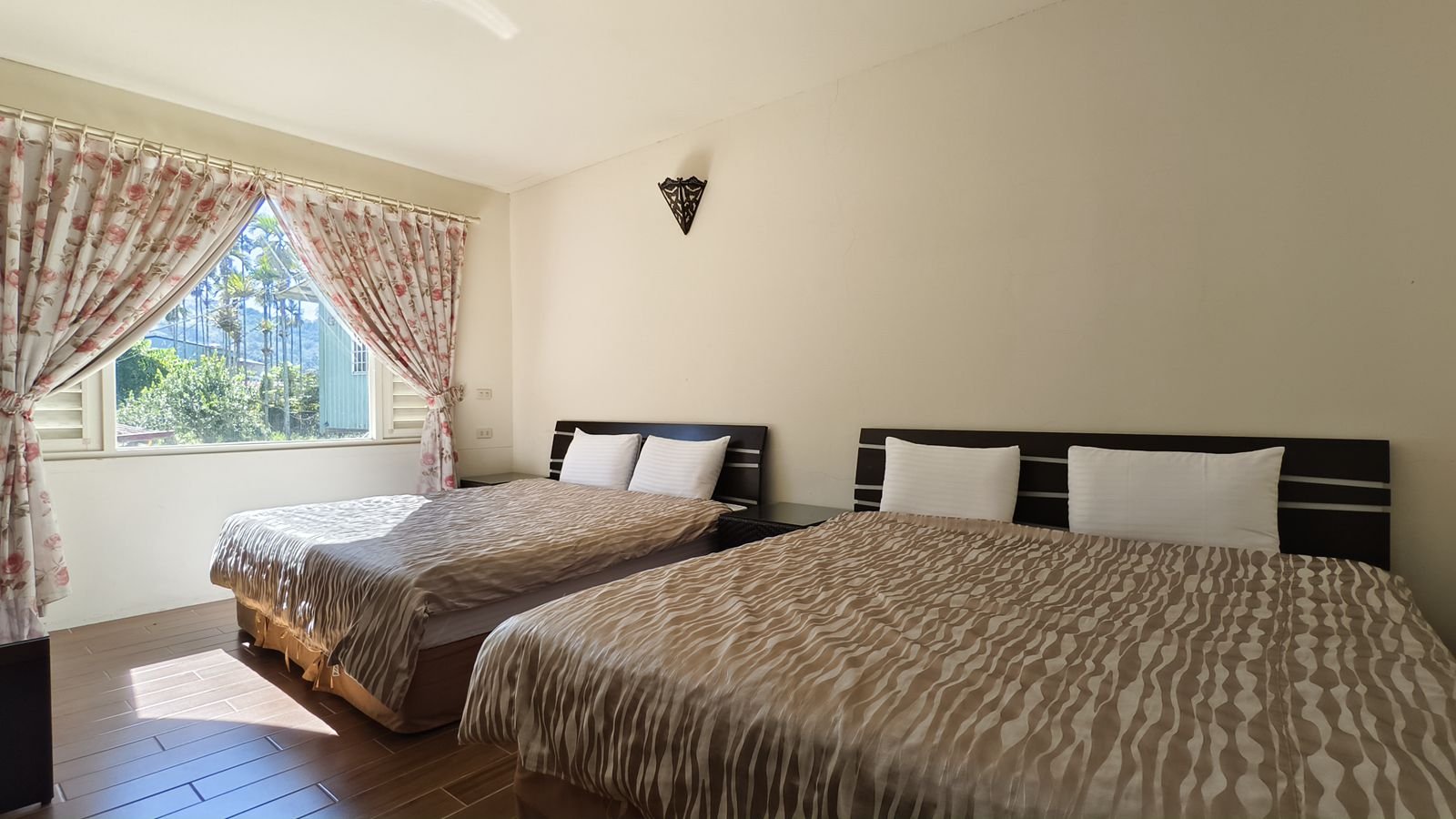 🏡 熱情鄉村四人房